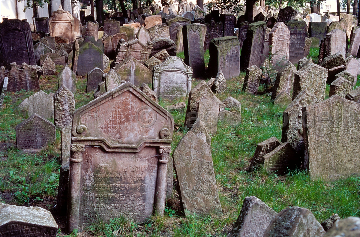 Old Jewish Cemetery, Prague, Czech Republic
(cod:Prague 24)